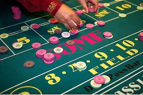 qq88asia link mobile app showing live blackjack table on Android and iOS